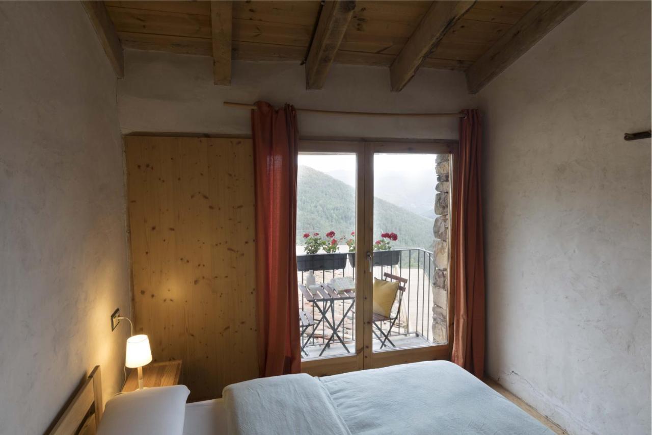 Hostel Mas Rural El Negre Ogassa Exteriér fotografie