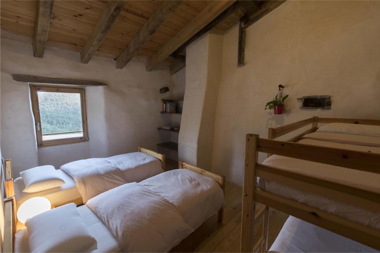 Hostel Mas Rural El Negre Ogassa Exteriér fotografie