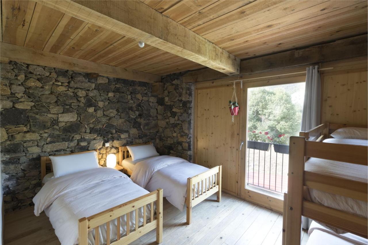 Hostel Mas Rural El Negre Ogassa Exteriér fotografie